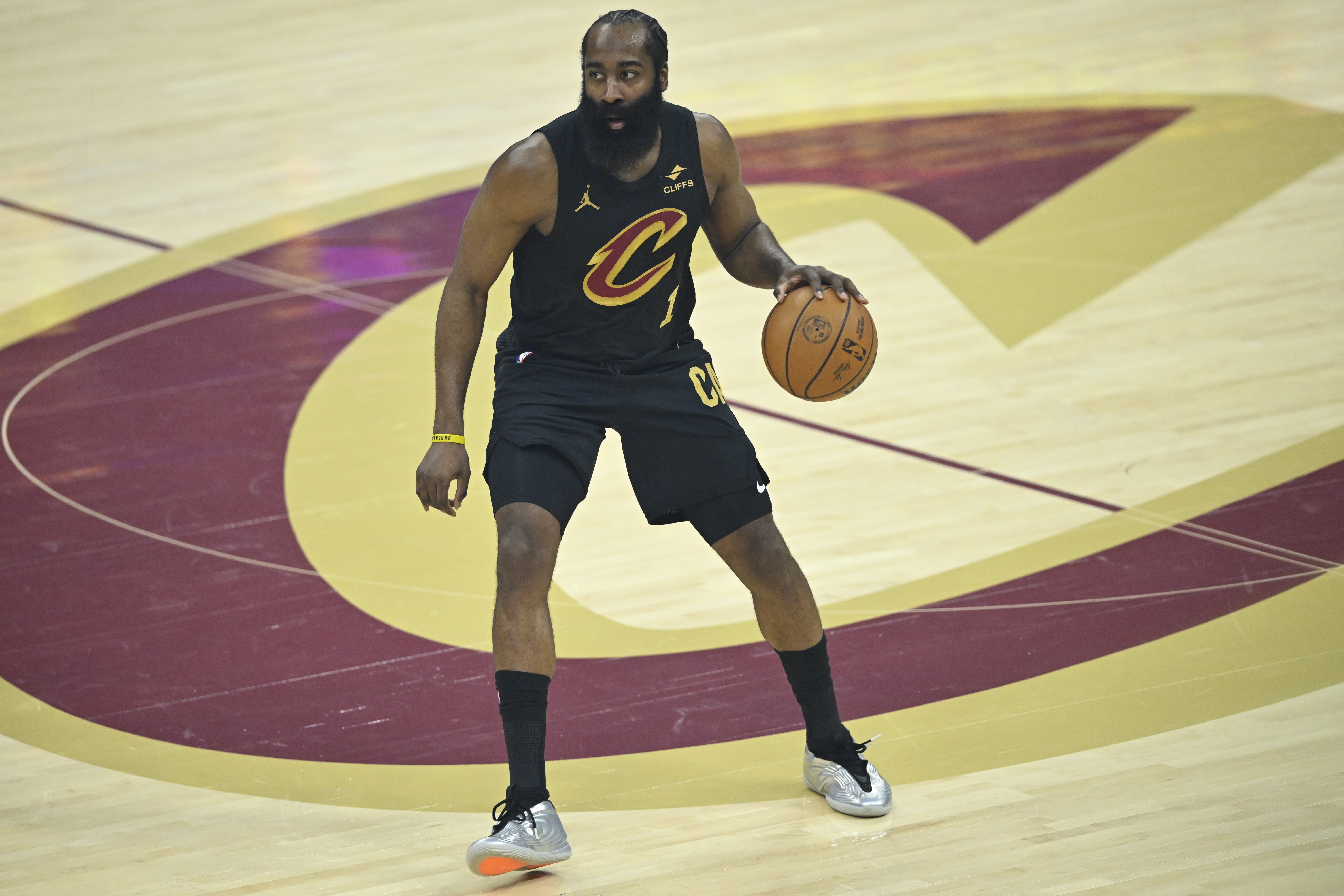 B体育官方入口-泰森：哈登就是即插即用 我们的工作就是围绕他的打法进行调整