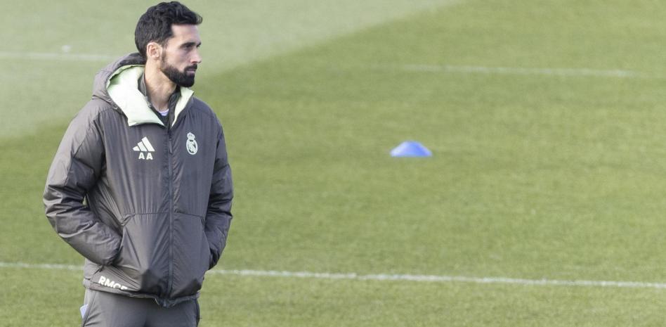 B体育官方网站-不怕窥探,世体:阿韦洛亚恢复球队前往欧冠对手主场进行训练